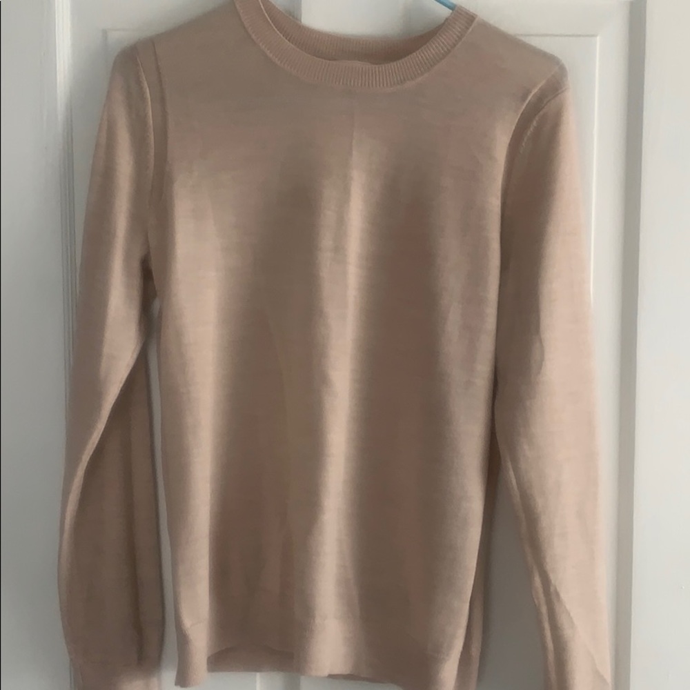 Gap sweater